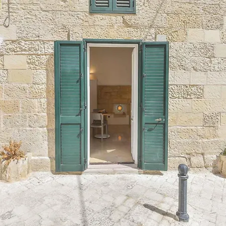 Saraceni 1 Old Town - Sit Apartment